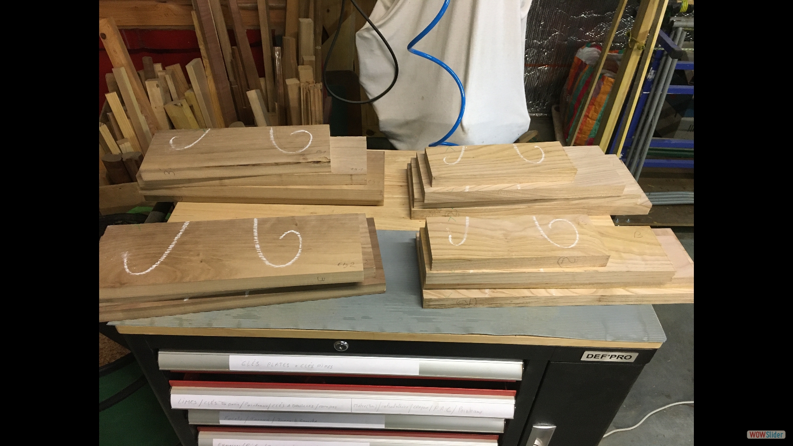 Préparation des étagéres du fond et du haut.